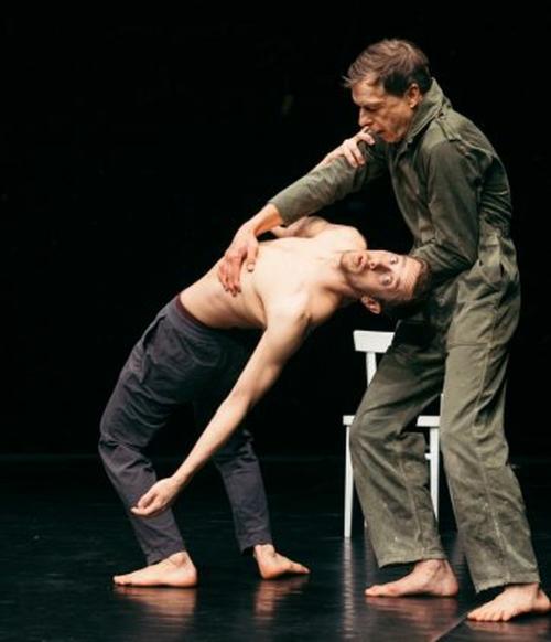 “Golem”, coreografia di Julien Carlier