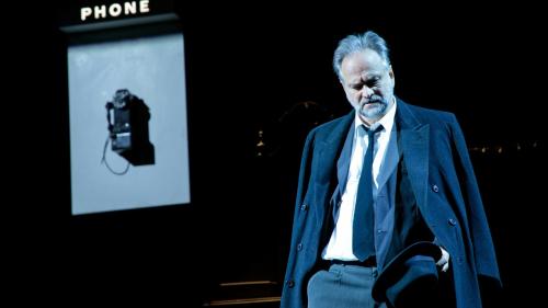 Massimo Popolizio in "Uno Sguardo dal Ponte"