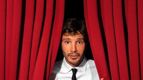 Meglio stasera quasi-one man show