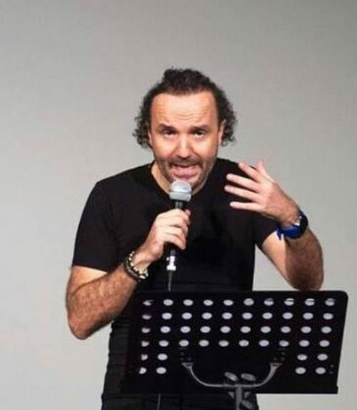 “Un diritto messo di traverso” di e con Salvatore Cosentino