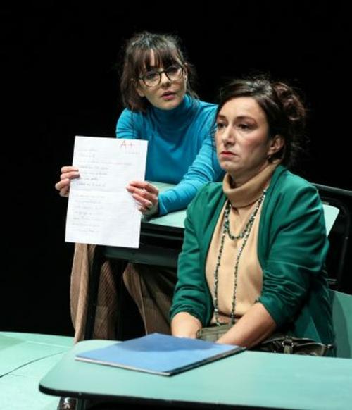 Ambra Angiolini e Arianna Scommegna portano in scena “Il nodo”
