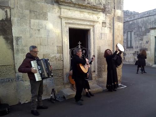I percorsi del sacro: arte, musica, cibo e riti sacri