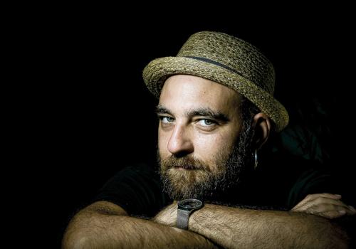 Il contrabbassista Marco Bardoscia presenta Legnomadre