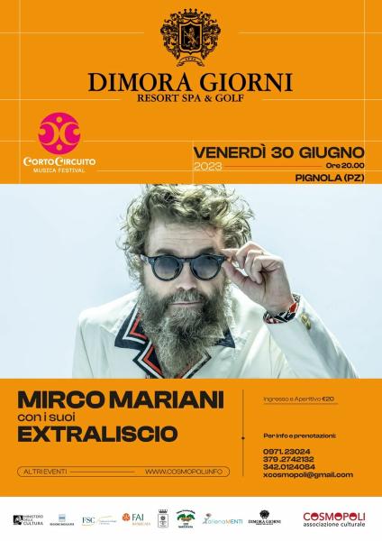 Mirco Mariani con i suoi EXTRALISCIO