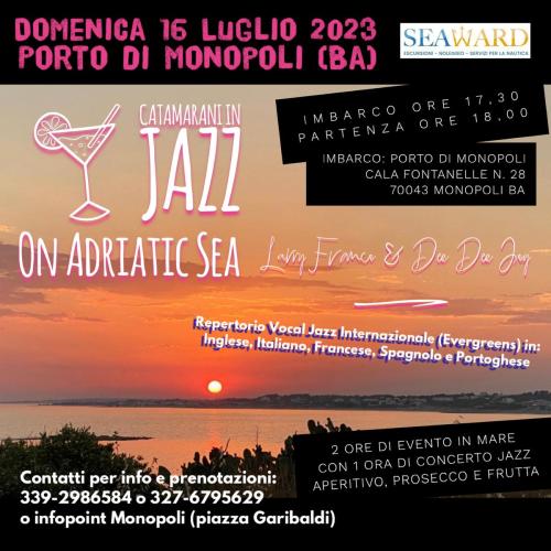 Catamarani in Jazz on Adriatic Sea al tramonto