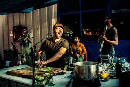 Food Sound Castle