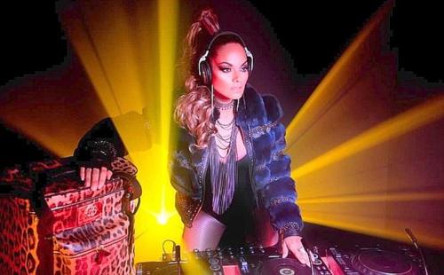Ananè Vega in dj set: unica data in Campania