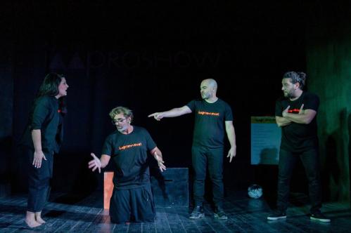 Brindisi, in piazza Duomo si ride con il teatro di improvvisazione