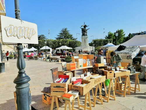 MERCATO DELL'ANTIQUARIATO E DEL COLLEZIONISMO
