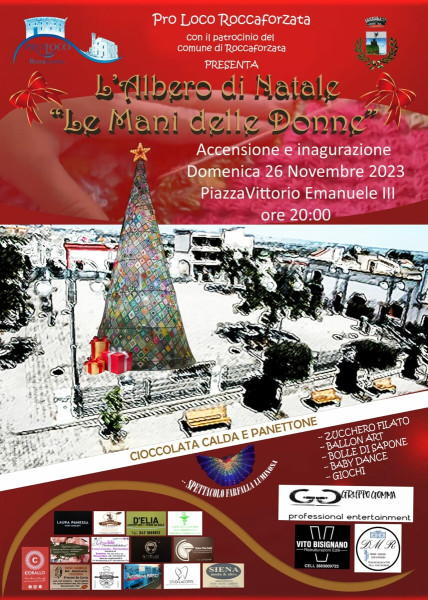 L'albero di natale con le mani delle donne