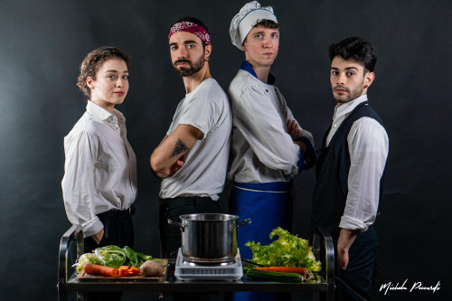 Torna in scena IL MINESTRONE, spettacolo scritto da Niccolò Felici e diretto da Alessandro Cecchini, dal 30 novembre al 3 dicembre al Teatro Lo Spazio-Roma