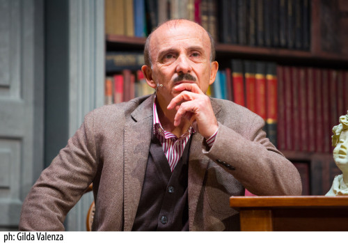 Carlo Buccirosso in Il vedovo allegro