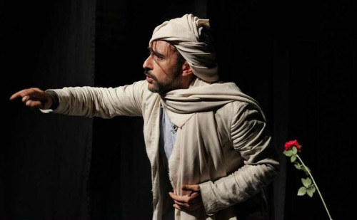 Spettacolo teatrale: Siamo qui riuniti o della Democrazia imperfetta