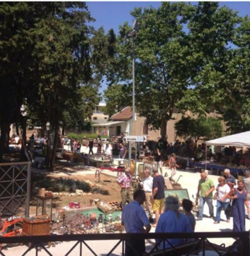 Mercatino antiquariato, vintage, artigianato e delle pulci SI SVOLGERÀ ALL'INTERNO IN CASO DI PIOGGIA