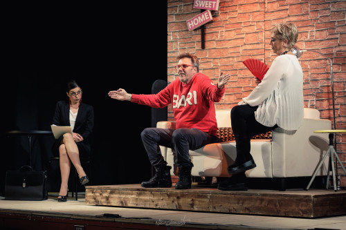Al Politeama Greco di Lecce la commedia brillante della Compagnia Piccola Ribalta