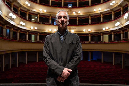 In scena Mauro Pescio nello spettacolo Io ero il milanese. Live