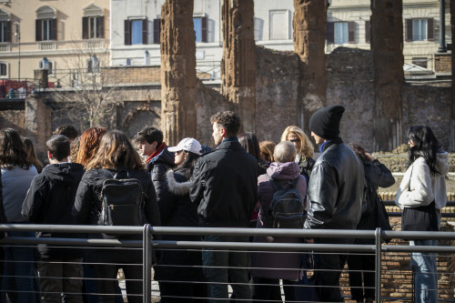 PROGETTI SCUOLA ABC: "Sulle tracce di Giulio Cesare" con Marco Lodoli, Cristoforo Gorno, Gian Marco D'Eusebi