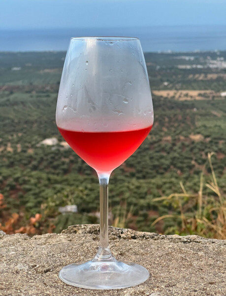 Tramonto a Monte Pizzuto con calice di vino