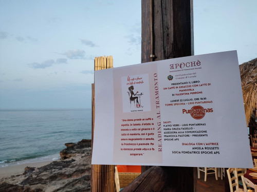 Reading al tramonto                                                                                                                             Un caffè in ghiaccio con latte di mandorla di Valentina Perrone