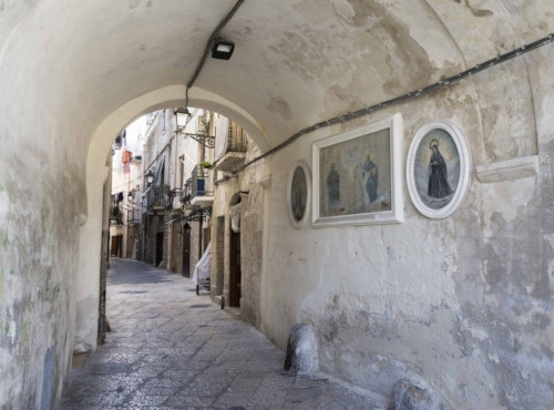 Visita teatralizzata degli archi di Bari
