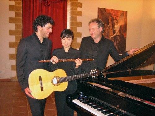 "Melodie senza Confini. Dal Belcanto alle danze folkloriche" DI SCENA IL TRIO ROSPIGLIOSI.   PROSEGUE CON SUCCESSO L'AUTUNNO MUSICALE  DI CULTURA E MUSICA G.CURCI ETS  PRESSO IL GOS A BARLETTA