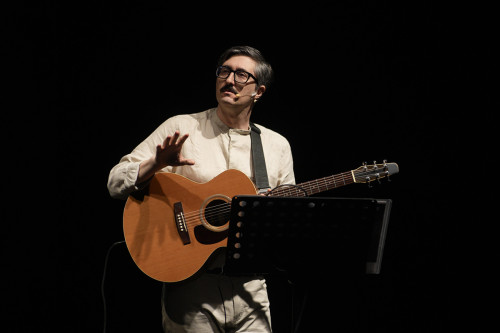 La cantautrice fantasma’ di e con Ivan Talarico