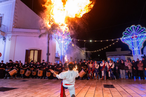 Anche Sbandieratori di Carovigno, mangiafuoco e giocolieri nel "Natale Medievale", sabato 21 dicembre a Manduria