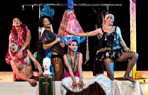 Il cabaret agrodolce delle Nina's drag queens con DRAGPENNYOPERA