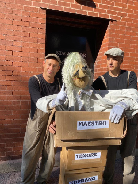 TEATRO RAGAZZI A ROMA :: 18 e 19 gennaio "OPERA BUFFA" Una carrellata delle più note arie del repertorio italiano, interpretate da due burattinai–clown-mimi. Una produzione della Compagnia Teatro V
