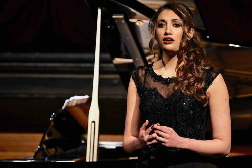 Il mezzosoprano Greta Carlino, il baritono Pierpaolo Martella e il pianista Alessandro Stefanelli in concerto per la VII Stagione concertistica di Opera Prima