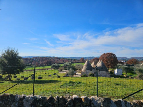 Cammina, ascolta, degusta. Una mattinata in Valle d'Itria.