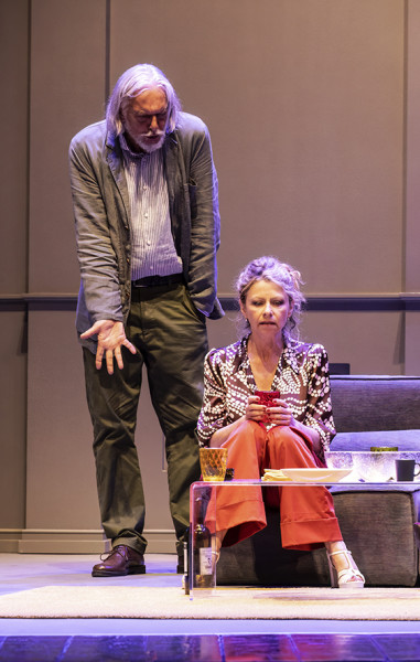 Amanda Sandrelli, Gigio Alberti, Alessandra Acciai e Alberto Giusta in "Vicini di casa"