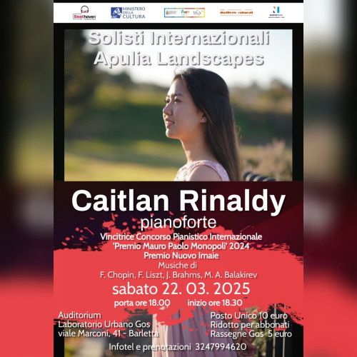 La pianista Caitlan Rinaldy in Apulia Landscapes