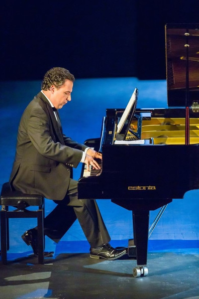Nel Salone degli Specchi Recital di Micheal Bulychev Okser