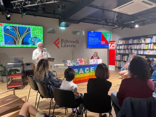 Alla Feltrinelli di piazza dei Martiri, Ri/pensare il futuro: laboratori per bambine, bambini e ragazzi in attesa de Il mondo salvato dai ragazzini 2025