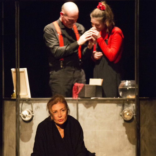 Annamaria Russo porta in scena "L’eleganza del riccio" di Muriel Barbery con Rosaria De Cicco