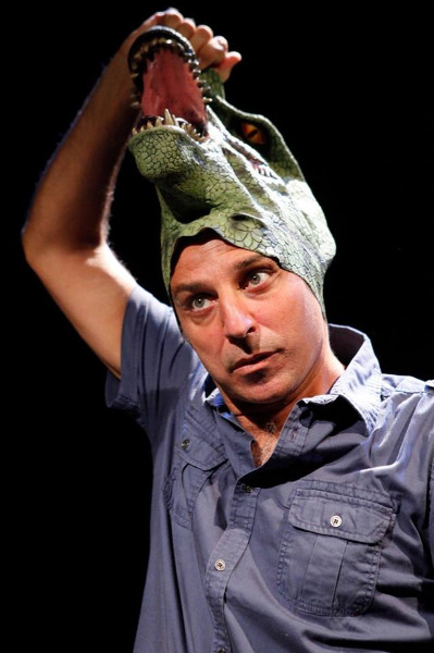 Mio fratello rincorre i dinosauri