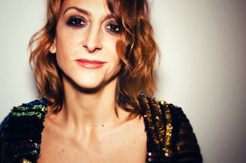 Mercoledì 6 agosto: il nuovo spettacolo di Paola Minaccioni inaugura "Pomigliano Teatro Festival 2025", nel Cortile interno del Palazzo del Comune di Pomigliano d'Arco