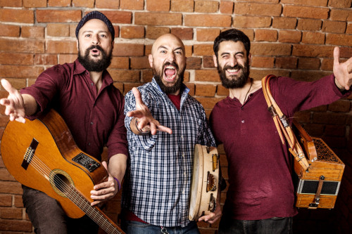 Concertone di Pizzica (e stage gratuito di ballo) con i SALENTRIO, a seguire LelloSantoro & Franky dj set, sabato 16 agosto a La’nchianata