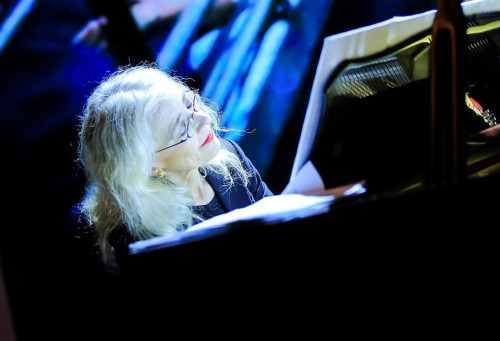 "Piano b  tre pianisti, tre date, tre luoghi": Gilda Buttá  pianista raffinata e interprete prediletta di Ennio Morricone, in Absolutely Morricone