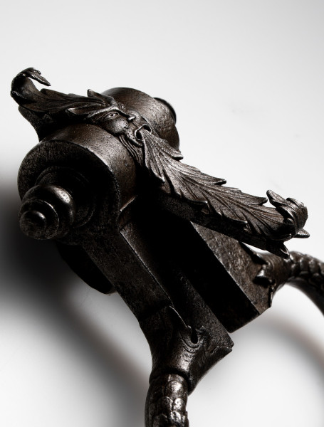 Mostra al Labirinto della Masone > Knock Knock Knock. Guardiani di ferro dalla collezione Cesati > 14 settembre 2025 - 6 gennaio 2026 > Fontanellato (PR)