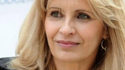 Anna Pavignano presenta -Come sale sulla pelle-