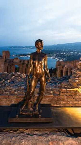 Record storico di ingressi per la mostra "Gesti Scolpiti" di Jago a Taormina
