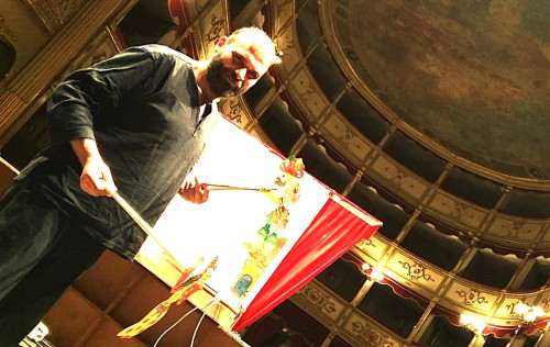 La tradizione teatrale turca prende vita nella Distilleria con "Il Giudizio. Spettacolo di ombre in cui gli animali processano gli uomini"