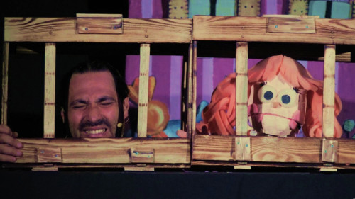 La favola di Hansel e Gretel  arriva in Distilleria portando on stage attori e pupazzi