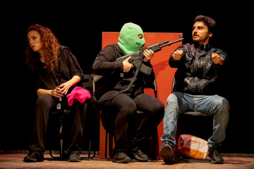 CAR(O)VITA. Fatti la tua rapina prima che lo stato finisca di fare la sua