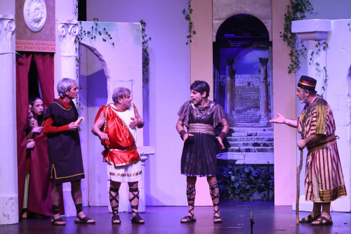 Commedia Italodialettale " Dòje Gemèlle Tarandìne"