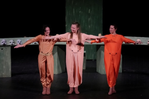 Il teatro di Goldoni prende vita nella Distilleria con lo spettacolo "Son Io Cosa Vostra? Maschere, musica e donne: Goldoni oggi"