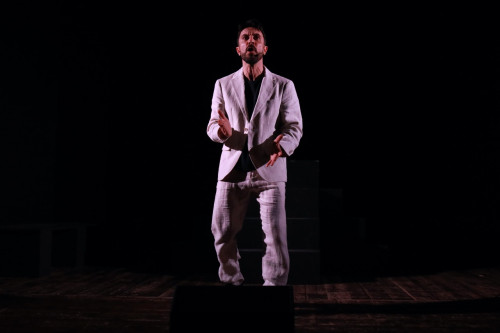 Uomini o caporali di e con Francesco Stella, Regia Nicola Pistoia