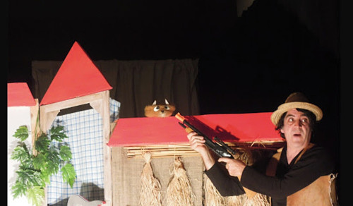 Sul palco della Distilleria "I Musicanti. Quattro amici in viaggio", ispirato alla favola dei fratelli Grimm